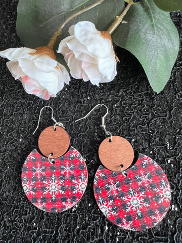 Boucles oreilles rouges rondes petits  flocons blancs rond bois Comme un ange