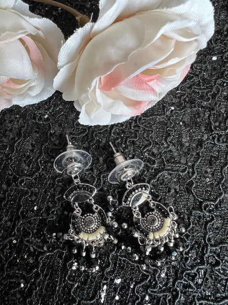 Boucles oreilles boho bohèmes noirs Comme un ange