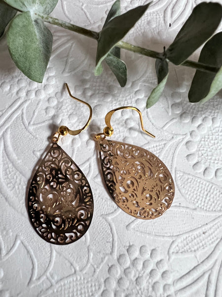 Boucles d’oreilles breloque goutte mandala alliage de métaux or Comme un ange