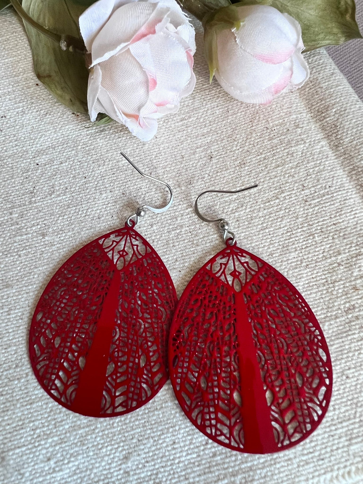 Boucles d’oreilles ovales dentelles rouges Comme un ange