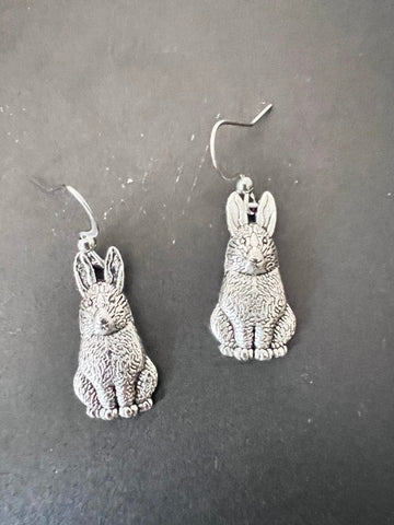 Boucles d’oreilles breloque lapin sur crochet alliage de métaux argent Comme un ange