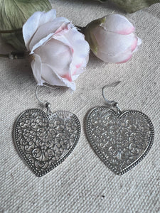 Boucles d’oreilles coeurs gris Comme un ange