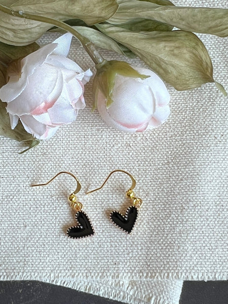 Boucles d’oreilles coeur noir Comme un ange