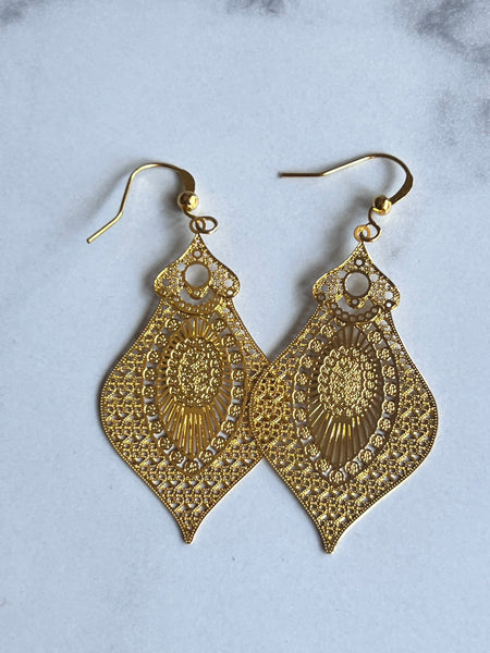 Boucles oreilles de style empire boho vintage ton dorée Comme un ange