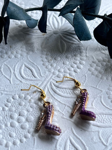 Boucles d’oreilles talons hauts mauves Comme un ange