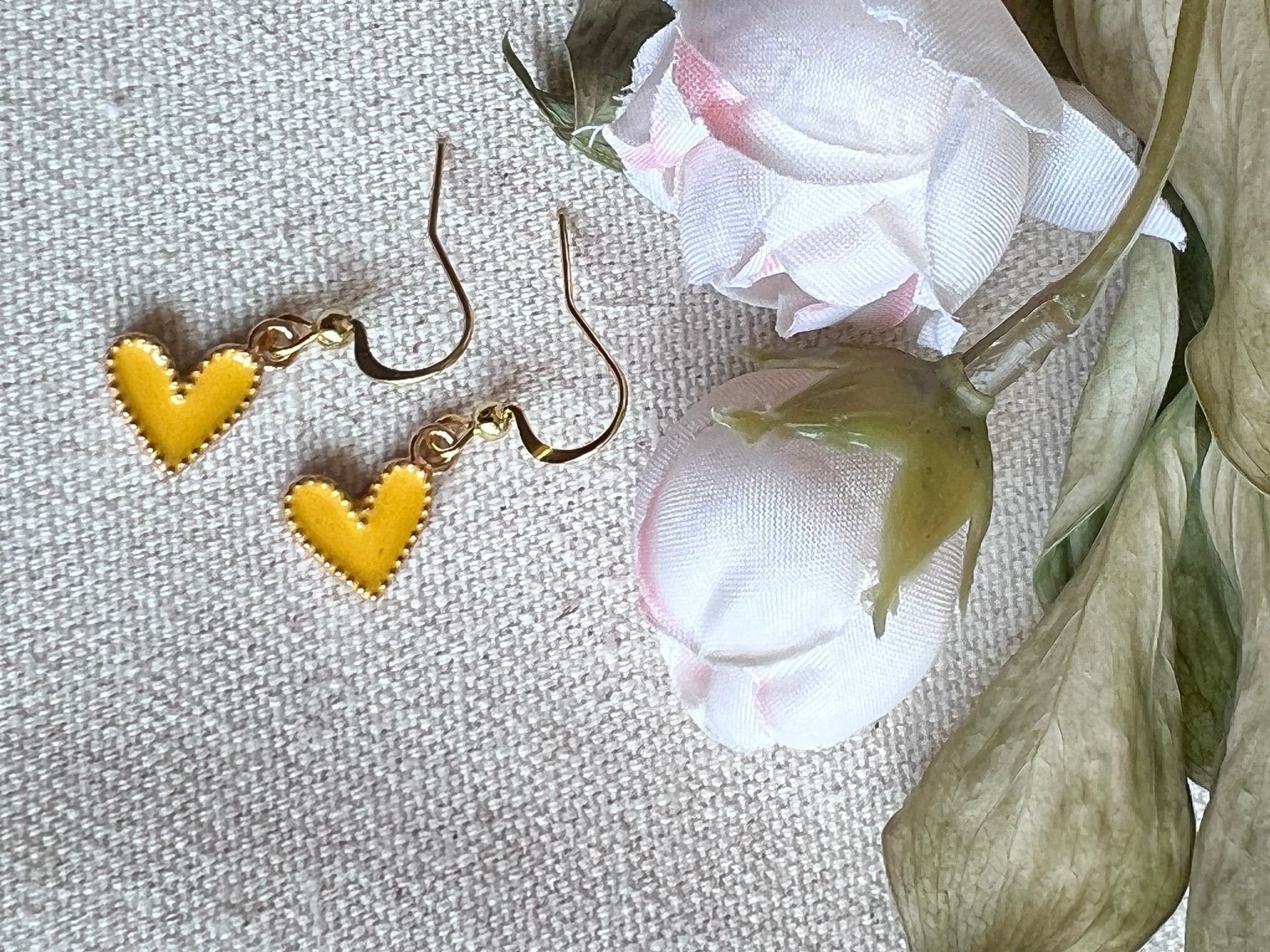 Boucles d’oreilles coeur jaune Comme un ange