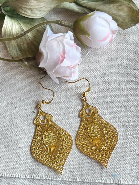 Boucles oreilles de style empire boho vintage ton dorée Comme un ange