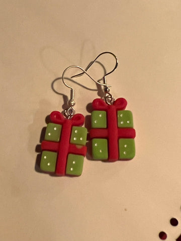 Boucles oreilles cadeaux verts et rouges de noël Comme un ange